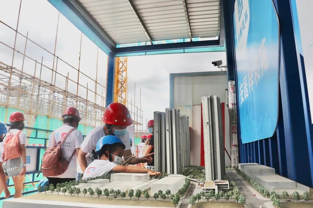 “Little Migratory Birds at Construction Sites Summer Camp” for Children of Migrant Workers in Southern China